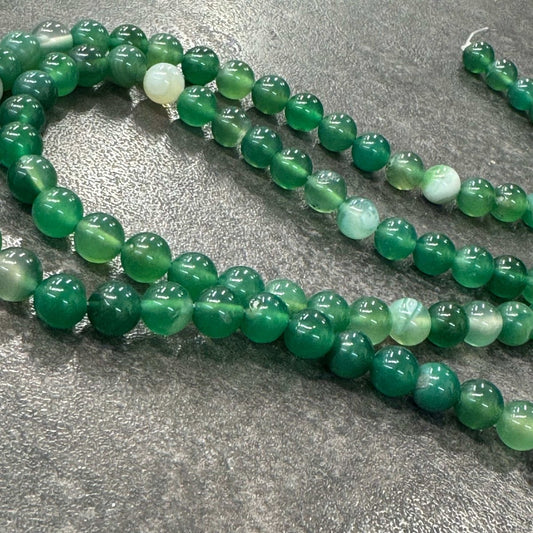 Achát zelený pruhovaný 8mm (45 kusů) - sicipotreby